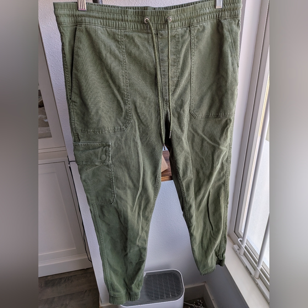 Joe’s Jeans Olive Green Utility Jogger Pants - Size Medium - Excellent Condition
